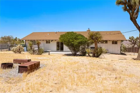 Exterior - 60229 La Mirada Trl, Joshua Tree, CA 92252 photo 11 of 12