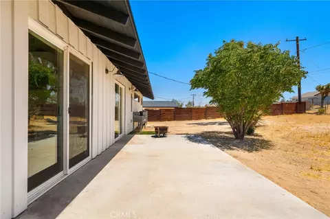 Exterior - 60229 La Mirada Trl, Joshua Tree, CA 92252 photo 6 of 12