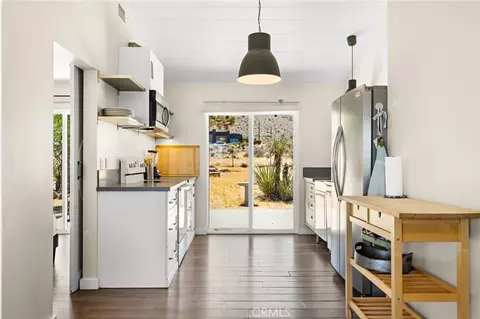 Kitchen - 60229 La Mirada Trl, Joshua Tree, CA 92252 photo 2 of 6