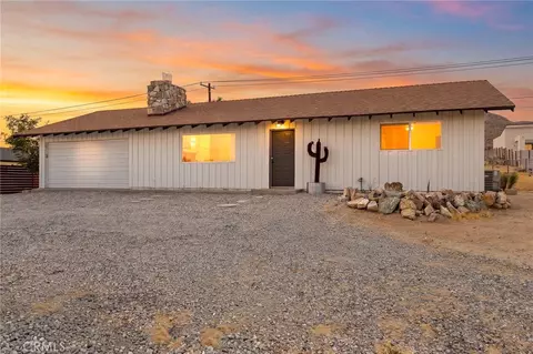 Exterior - 60229 La Mirada Trl, Joshua Tree, CA 92252 photo 2 of 12