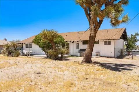 Exterior - 60229 La Mirada Trl, Joshua Tree, CA 92252 photo 9 of 12
