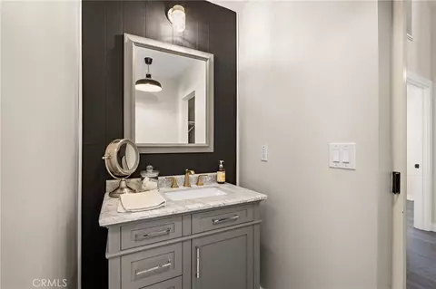 Bath - 60229 La Mirada Trl, Joshua Tree, CA 92252 photo 6 of 6