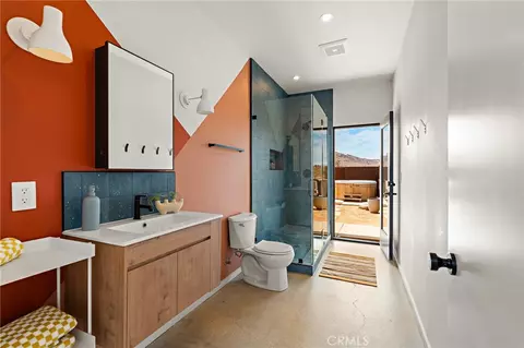 Bath - 3170 Wesley Rd, Joshua Tree, CA 92252 photo 4 of 4