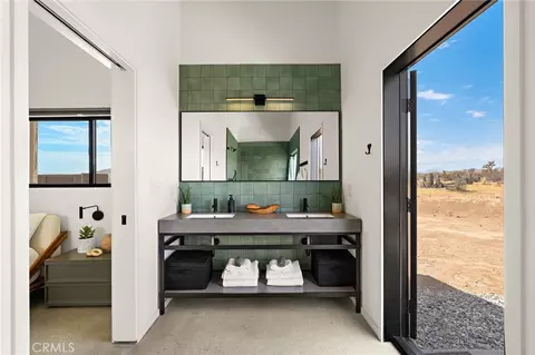 Bath - 3170 Wesley Rd, Joshua Tree, CA 92252 photo 2 of 4