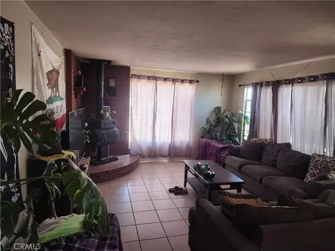 Living - 7791 Mariposa Trl, Yucca Valley, CA 92284 photo 1 of 1