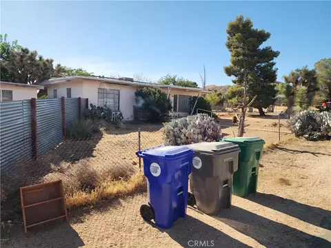 Exterior - 7791 Mariposa Trl, Yucca Valley, CA 92284 photo 4 of 8