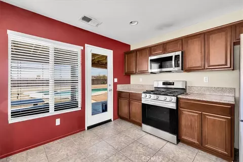 Kitchen - 5251 Split Rock, Twentynine Palms, CA 92277 photo 2 of 2