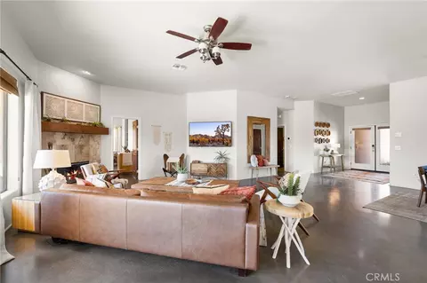 Living - 6220 Farrelo, Yucca Valley, CA 92284 photo 4 of 4