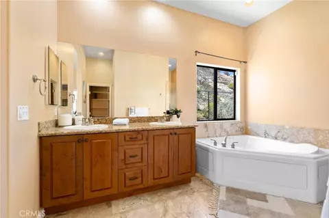 Bath - 6220 Farrelo, Yucca Valley, CA 92284 photo 1 of 2