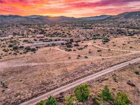 5430 Red Ryder Rd, Pioneertown, CA 92268
