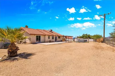 Exterior - 5775 Hall Ln, Twentynine Palms, CA 92277 photo 5 of 8