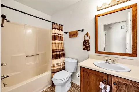 Bath - 5775 Hall Ln, Twentynine Palms, CA 92277 photo 3 of 3