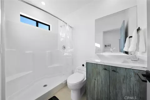 Bath - 4525 Lookout, Landers, CA 92285 photo 1 of 1