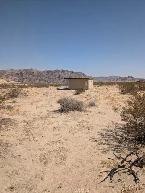 56850 Bodick, Landers, CA 92285 photo 4