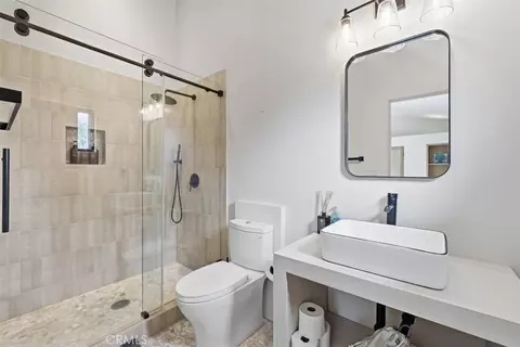 Bath - 49988 Aspen, Morongo Valley, CA 92256 photo 2 of 4