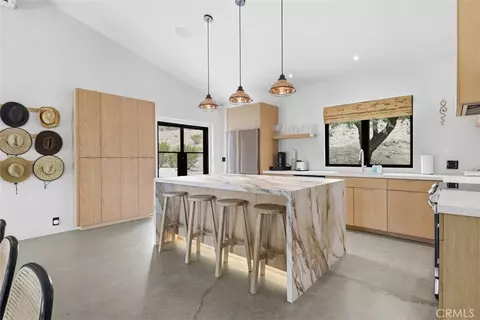 Kitchen - 49988 Aspen, Morongo Valley, CA 92256 photo 4 of 6