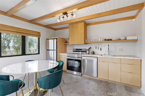 Kitchen - 49988 Aspen, Morongo Valley, CA 92256 photo 5 of 6