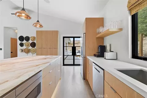 Kitchen - 49988 Aspen, Morongo Valley, CA 92256 photo 2 of 6