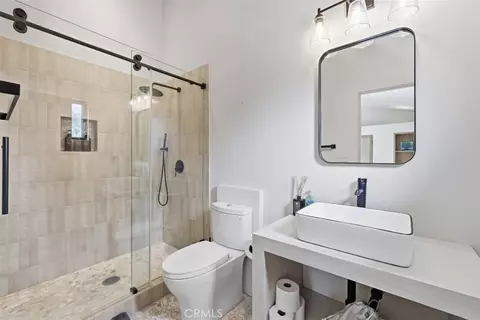 Bath - 49988 Aspen, Morongo Valley, CA 92256 photo 1 of 4