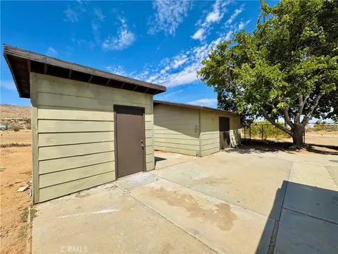 Exterior - 56677 Sunset Dr, Yucca Valley, CA 92284 photo 7 of 14