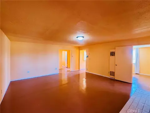 Living - 56677 Sunset Dr, Yucca Valley, CA 92284 photo 6 of 9