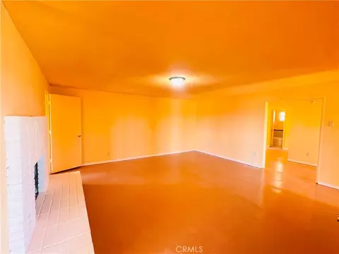 Living - 56677 Sunset Dr, Yucca Valley, CA 92284 photo 5 of 9