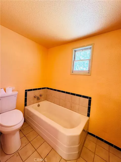 Bath - 56677 Sunset Dr, Yucca Valley, CA 92284 photo 1 of 3