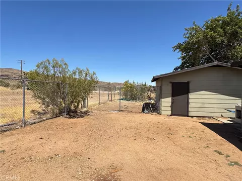 Exterior - 56677 Sunset Dr, Yucca Valley, CA 92284 photo 10 of 14