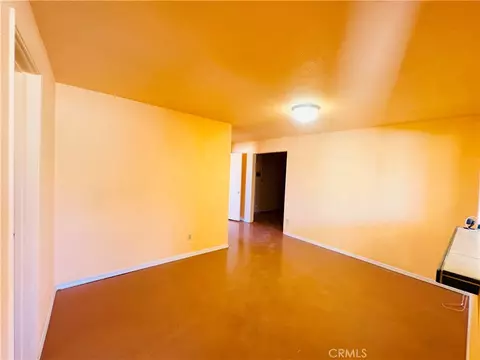 Living - 56677 Sunset Dr, Yucca Valley, CA 92284 photo 2 of 9