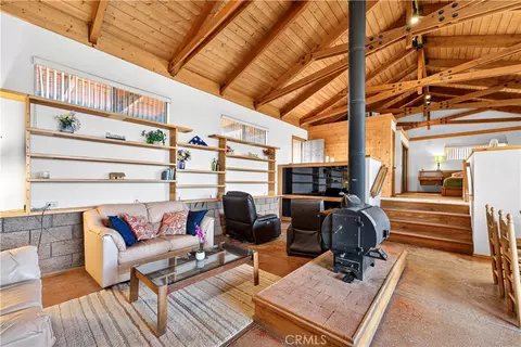 Living - 701 Tahoe, Yucca Valley, CA 92284 photo 4 of 4