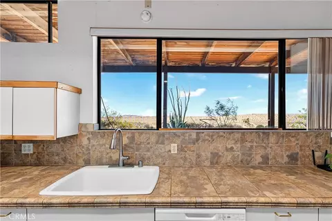 Kitchen - 701 Tahoe, Yucca Valley, CA 92284 photo 3 of 3