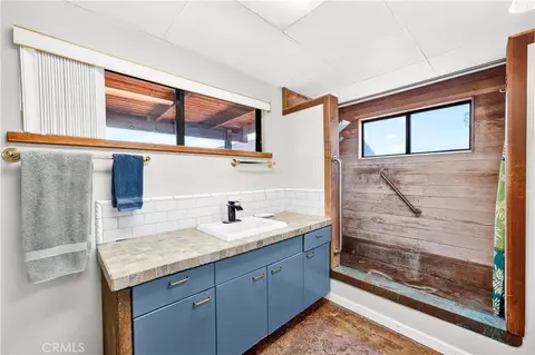 Bath - 701 Tahoe, Yucca Valley, CA 92284 photo 1 of 4