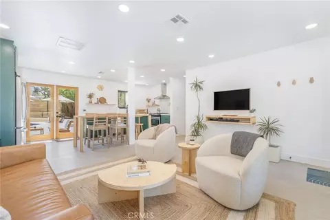 Living - 61483 Capilla, Joshua Tree, CA 92252 photo 5 of 6
