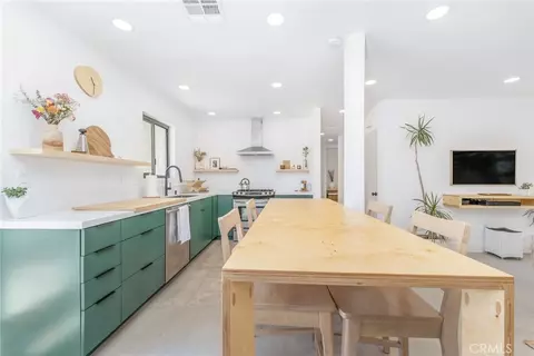 Kitchen - 61483 Capilla, Joshua Tree, CA 92252 photo 3 of 5