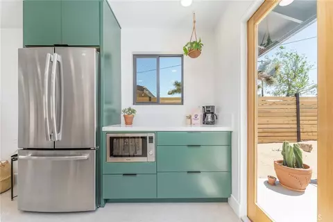 Kitchen - 61483 Capilla, Joshua Tree, CA 92252 photo 2 of 5
