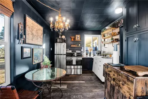 Kitchen - 3567 Condalia Ave, Yucca Valley, CA 92284 photo 1 of 3