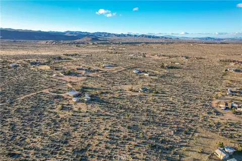 View/Area - 3567 Condalia Ave, Yucca Valley, CA 92284 photo 8 of 11
