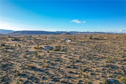 View/Area - 3567 Condalia Ave, Yucca Valley, CA 92284 photo 2 of 11