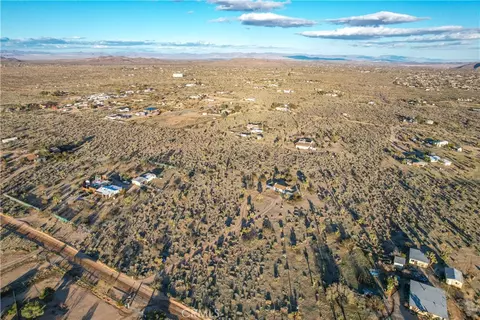 View/Area - 3567 Condalia Ave, Yucca Valley, CA 92284 photo 7 of 11