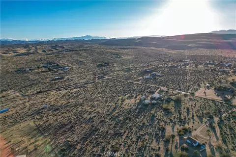 View/Area - 3567 Condalia Ave, Yucca Valley, CA 92284 photo 10 of 11