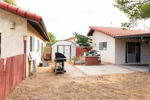Exterior - 8739 Palomar Ave, Yucca Valley, CA 92284 photo 5 of 9