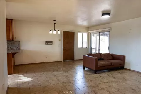Living - 8739 Palomar Ave, Yucca Valley, CA 92284 photo 1 of 4