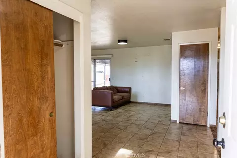 Entry Way - 8739 Palomar Ave, Yucca Valley, CA 92284 photo 2 of 3