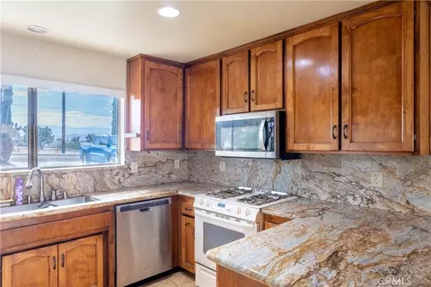 Kitchen - 8739 Palomar Ave, Yucca Valley, CA 92284 photo 1 of 2