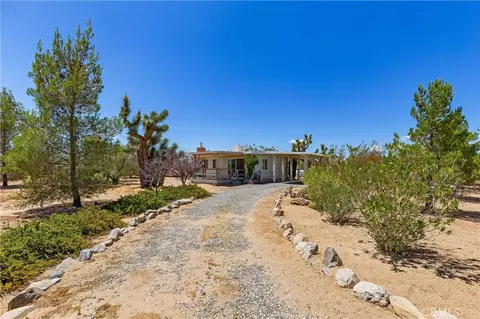 Exterior - 56713 Lowe, Yucca Valley, CA 92284 photo 9 of 17