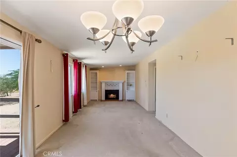 Living - 56713 Lowe, Yucca Valley, CA 92284 photo 3 of 4