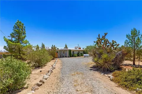 Exterior - 56713 Lowe, Yucca Valley, CA 92284 photo 7 of 17