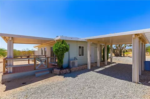 Exterior - 56713 Lowe, Yucca Valley, CA 92284 photo 5 of 17