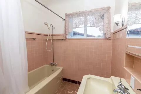 Bath - 1417 Highland Ave, Needles, CA 92363 photo 1 of 4