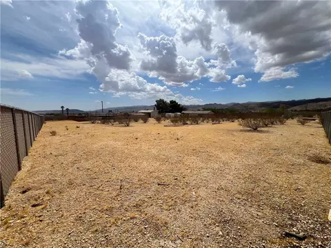 Exterior - 4828 Wren Rd, Joshua Tree, CA 92252 photo 11 of 16